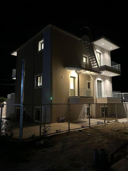 Villa Maria Eirini Lechaio ภายนอก รูปภาพ