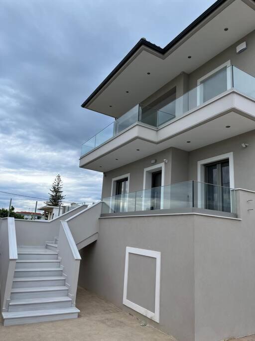 Villa Maria Eirini Lechaio ภายนอก รูปภาพ